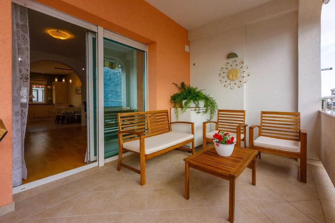 Apartment In Crikvenica 39069 0*,  Croacia