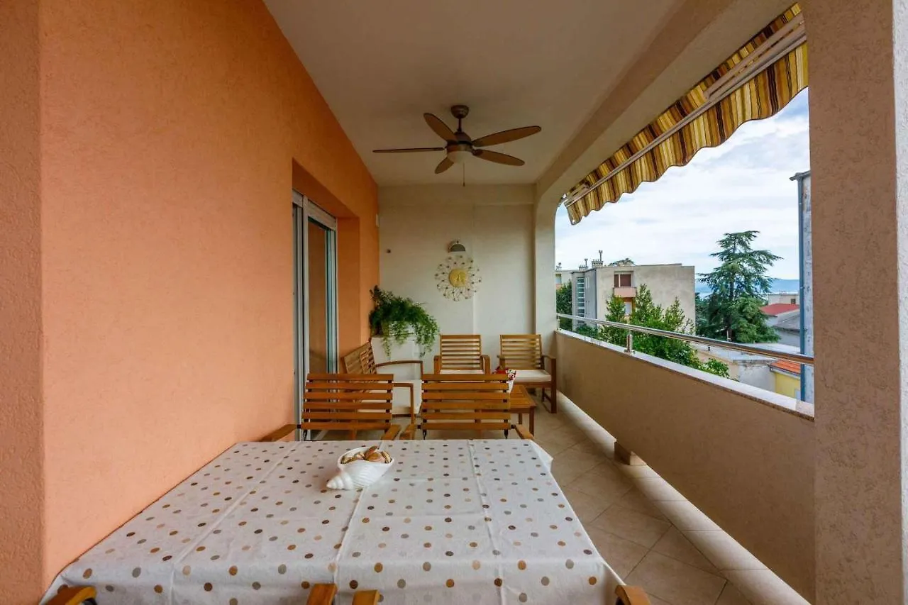 Apartment In Crikvenica 39069