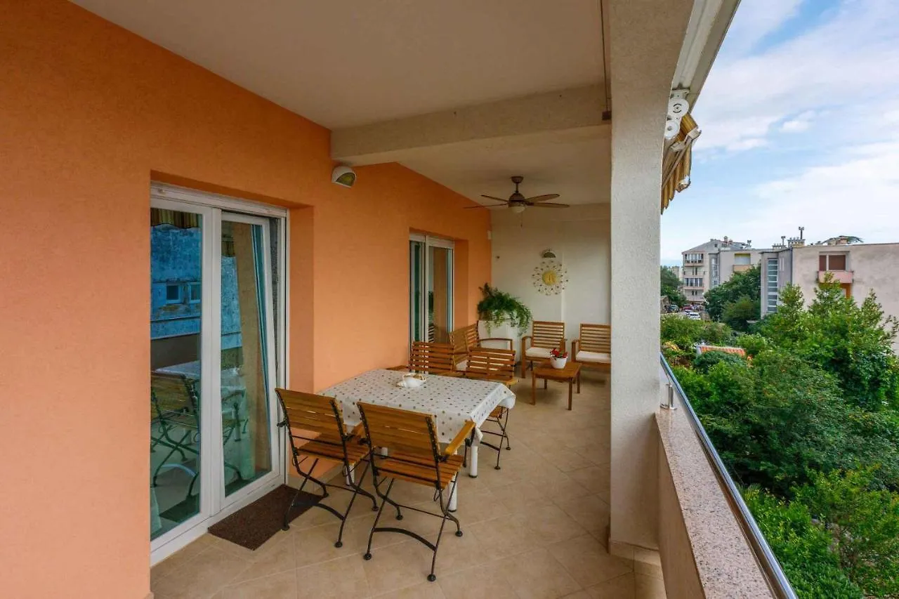 Apartment In Crikvenica 39069